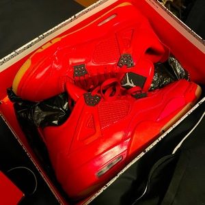 Single day Jordan retro 4s (pre-owned) light wear sz 12.5 woman men’s 11.